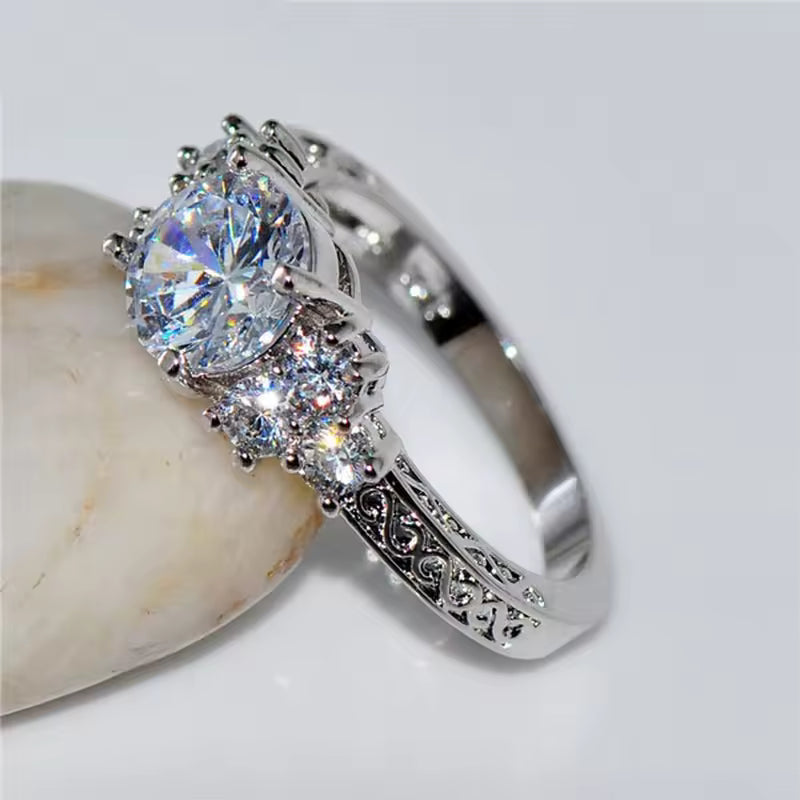 Exquisite Fashion Silver Color Engagement Rings for Women Fashion White Zircon Stones Ring